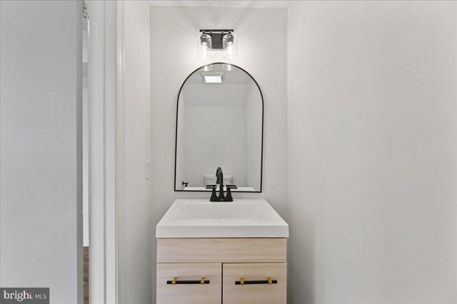 13 LAMONT CT, Sicklerville, NJ 08081