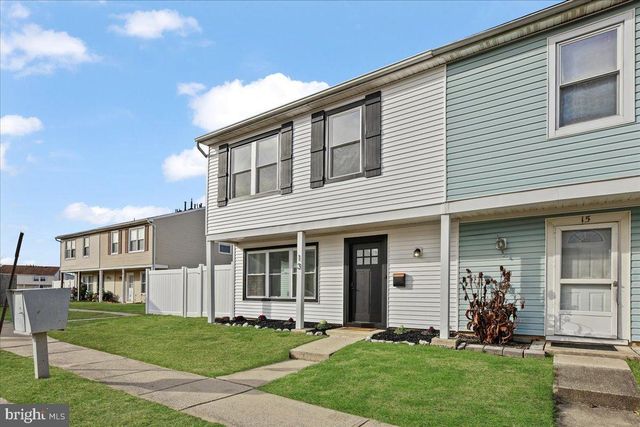 13 LAMONT CT, Sicklerville, NJ 08081