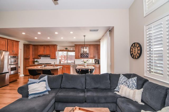 8955 Ashmore Way, Elk Grove, CA 95624