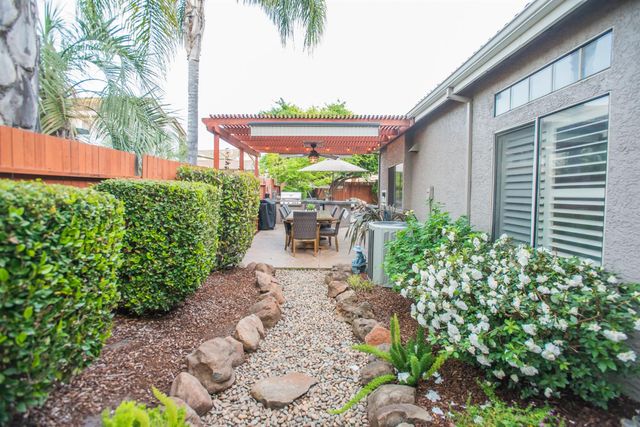 8955 Ashmore Way, Elk Grove, CA 95624