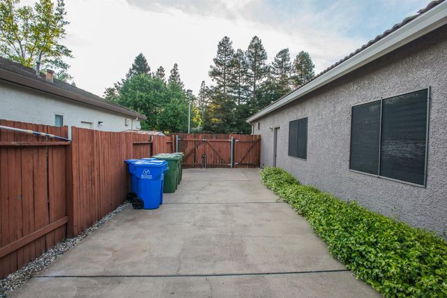 8955 Ashmore Way, Elk Grove, CA 95624