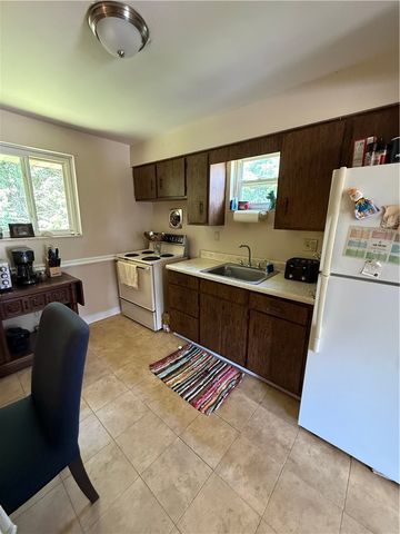 572 Guylyn Dr, Penn Hills, PA 15235