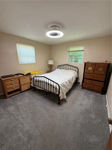 572 Guylyn Dr, Penn Hills, PA 15235