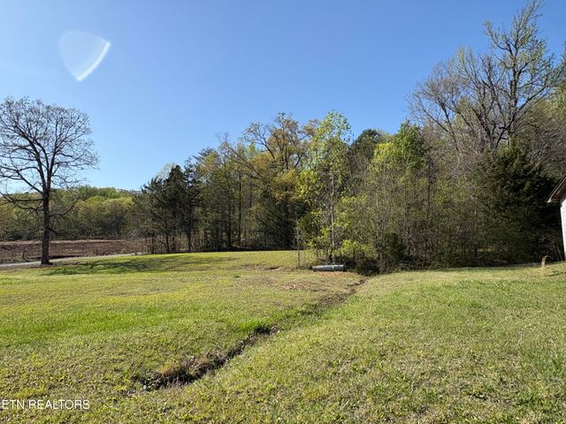 6733 Ball Rd, Knoxville, TN 37931