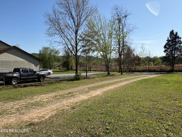 6733 Ball Rd, Knoxville, TN 37931
