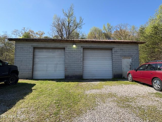 6733 Ball Rd, Knoxville, TN 37931
