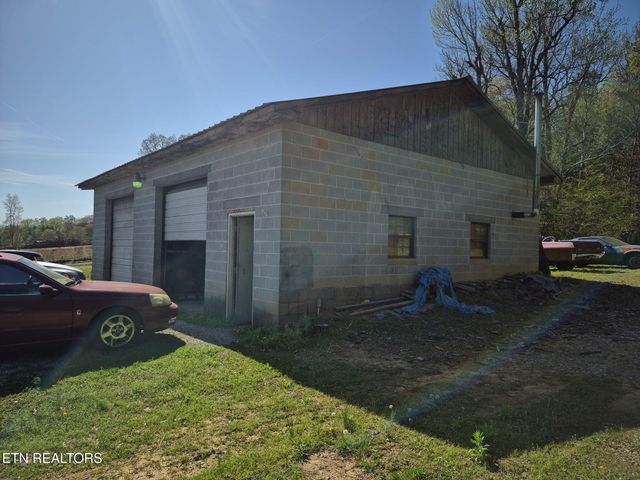6733 Ball Rd, Knoxville, TN 37931
