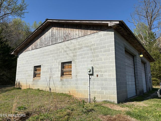 6733 Ball Rd, Knoxville, TN 37931