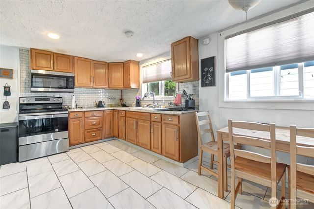 2327 Harrison Avenue, Everett, WA 98201