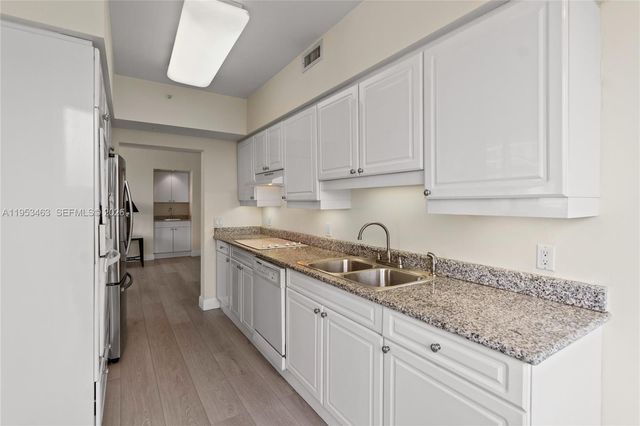 4775 Collins Ave 507, Miami Beach, FL 33140