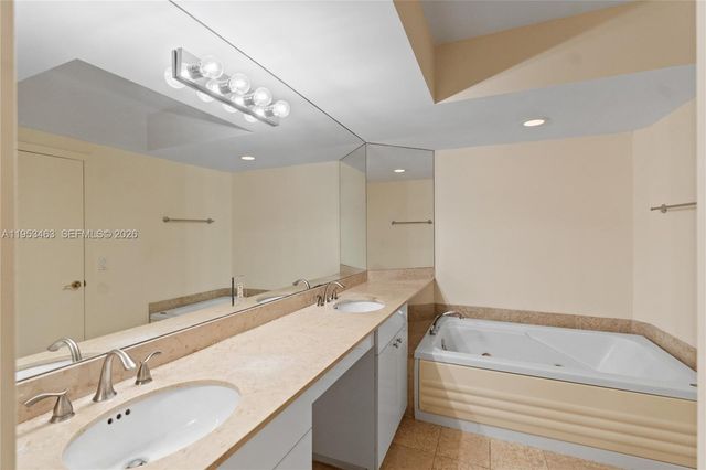 4775 Collins Ave 507, Miami Beach, FL 33140