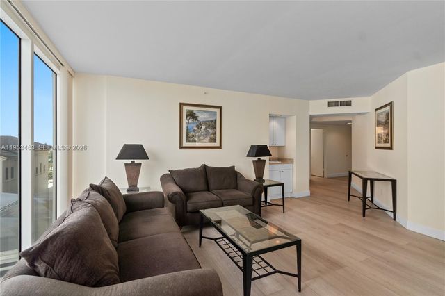 4775 Collins Ave 507, Miami Beach, FL 33140