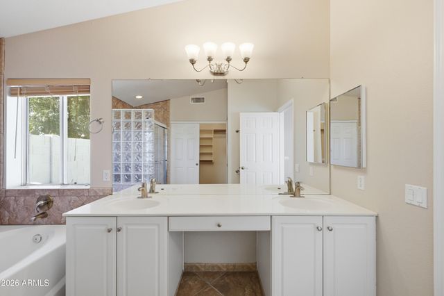 700 E GARY Drive, Chandler, AZ 85225