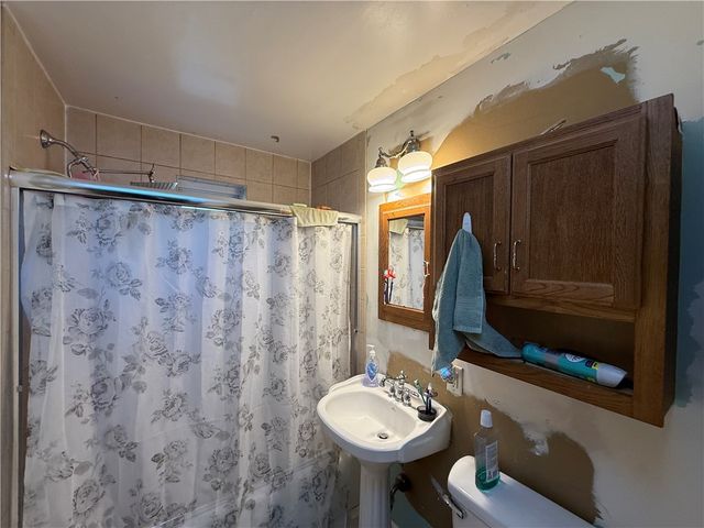 1948 Elmbrook Ln, Scott Twp, PA 15243