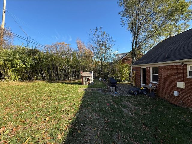 1948 Elmbrook Ln, Scott Twp, PA 15243