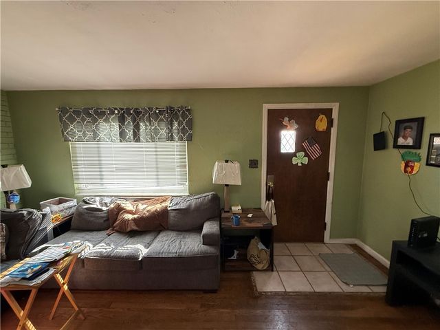 1948 Elmbrook Ln, Scott Twp, PA 15243