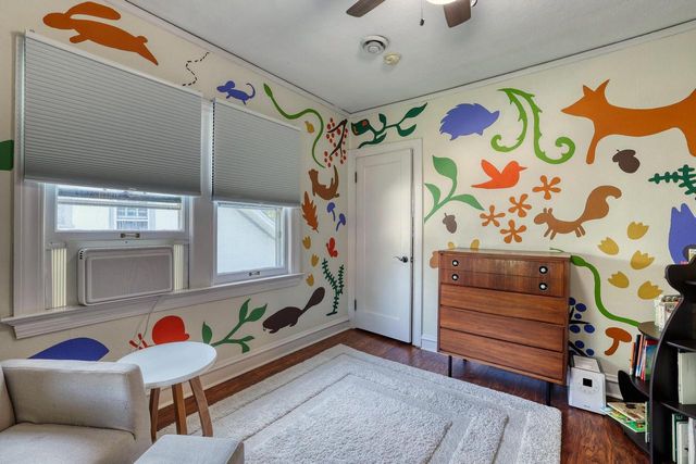 2530 N Grant BOULEVARD, Milwaukee, WI 53210