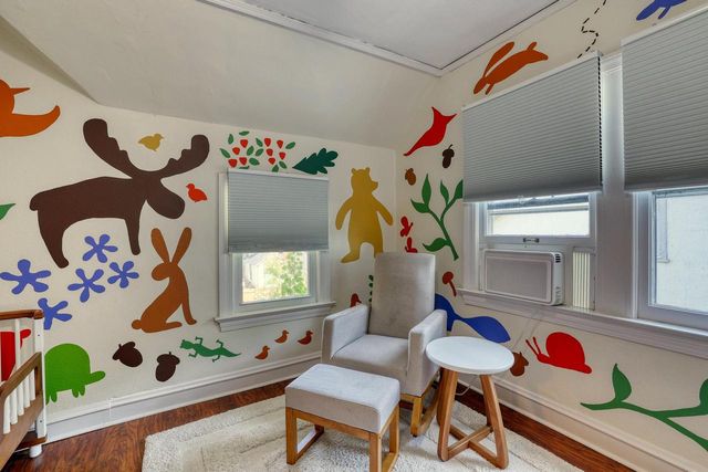 2530 N Grant BOULEVARD, Milwaukee, WI 53210