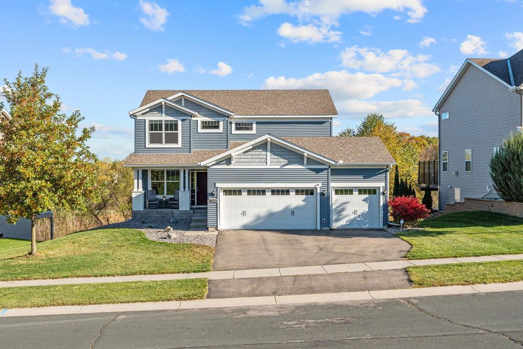 1525 Hemlock Way, Chanhassen, MN 55317