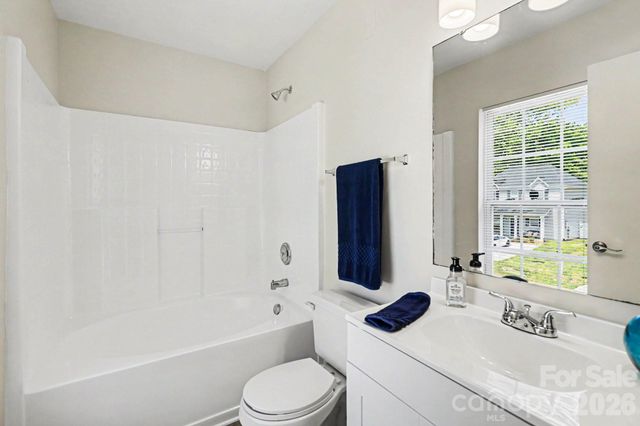 6325 Linda Vista Lane, Charlotte, NC 28216