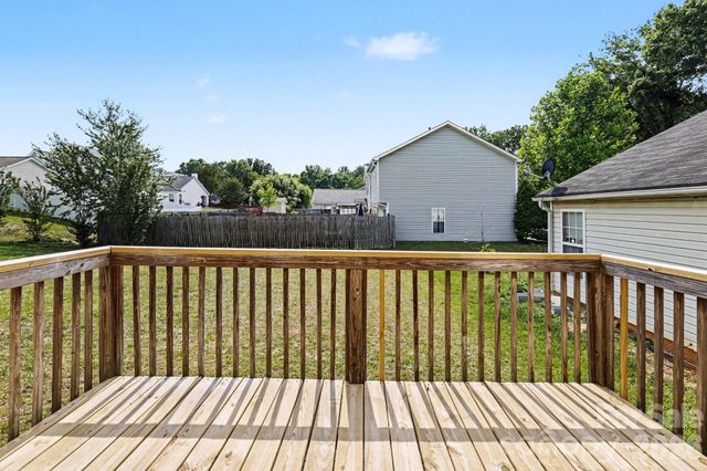 6325 Linda Vista Lane, Charlotte, NC 28216
