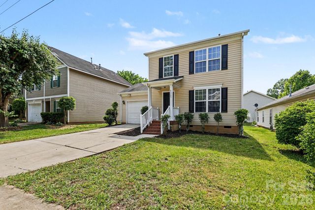 6325 Linda Vista Lane, Charlotte, NC 28216