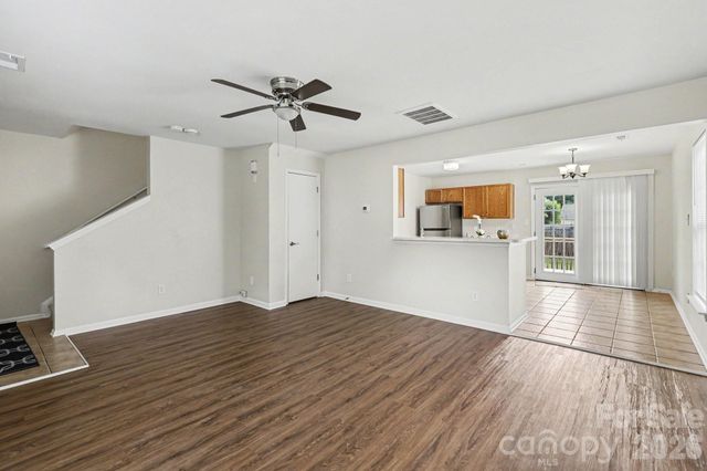 6325 Linda Vista Lane, Charlotte, NC 28216