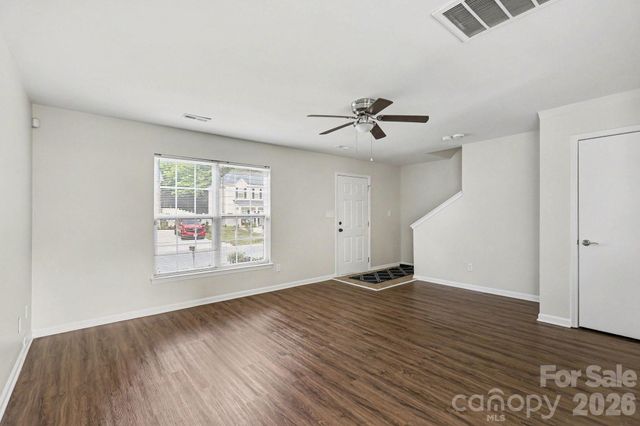 6325 Linda Vista Lane, Charlotte, NC 28216