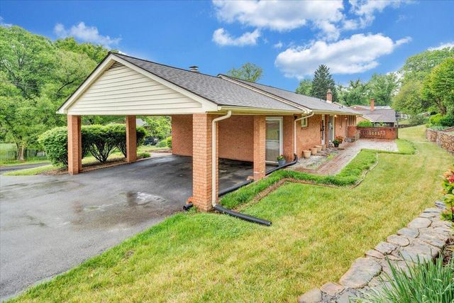 5105 Medmont CIR, Roanoke, VA 24018
