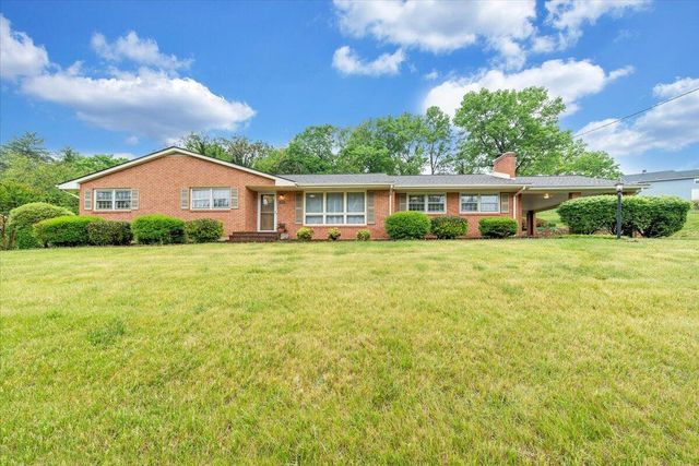 5105 Medmont CIR, Roanoke, VA 24018