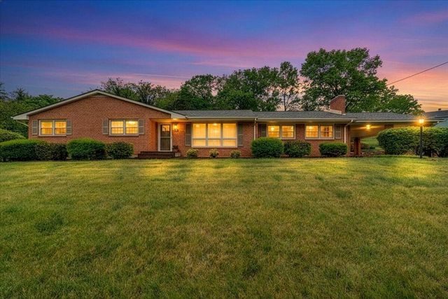 5105 Medmont CIR, Roanoke, VA 24018