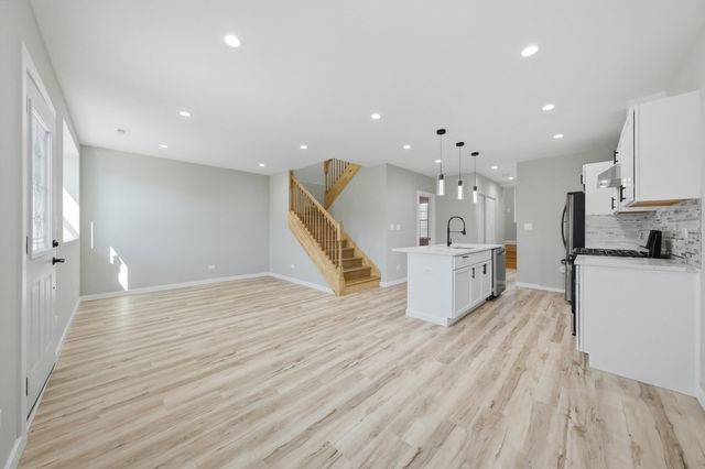 4642 W Monroe Street, Chicago, IL 60644