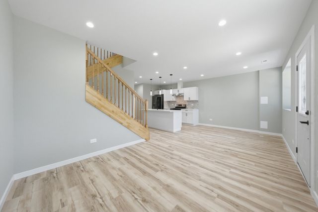 4642 W Monroe Street, Chicago, IL 60644
