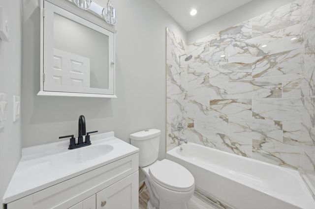4642 W Monroe Street, Chicago, IL 60644