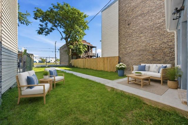 4642 W Monroe Street, Chicago, IL 60644
