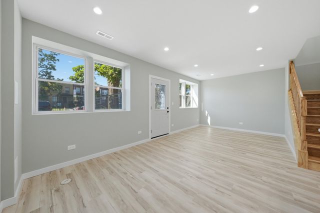 4642 W Monroe Street, Chicago, IL 60644