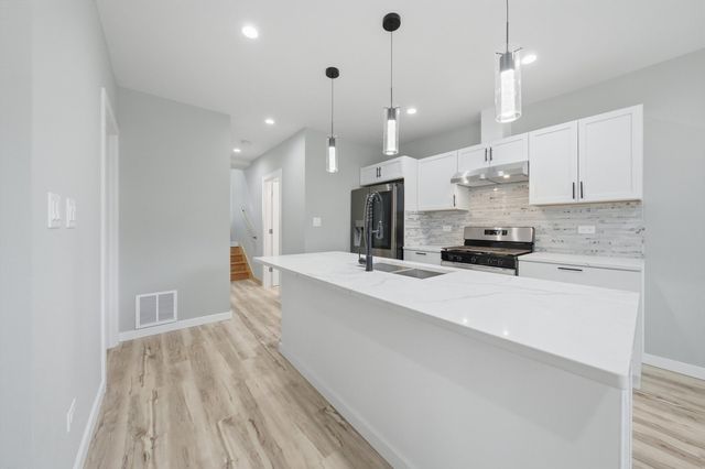 4642 W Monroe Street, Chicago, IL 60644