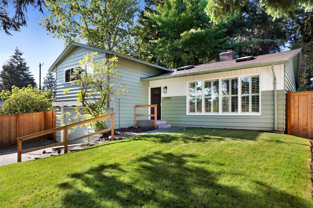 13315 31st Avenue NE, Seattle, WA 98125