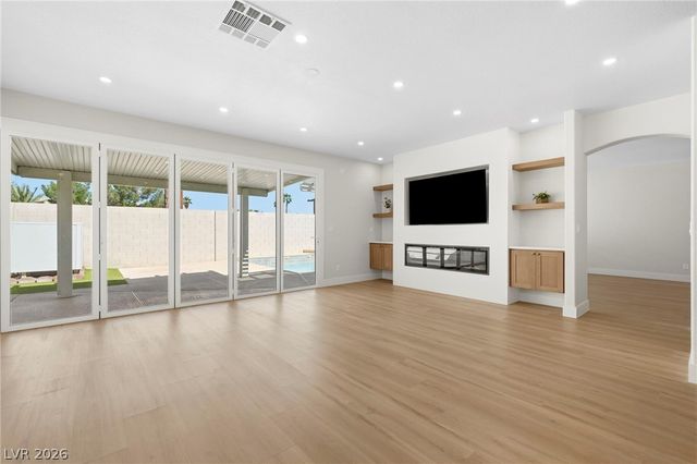 1762 Clearwater Canyon Drive, Henderson, NV 89012