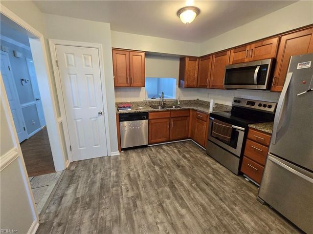 166 Majestic CIR, Virginia Beach, VA 23452