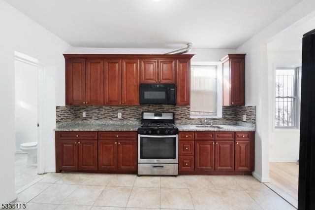 30 Grace St, Irvington Twp., NJ 07111