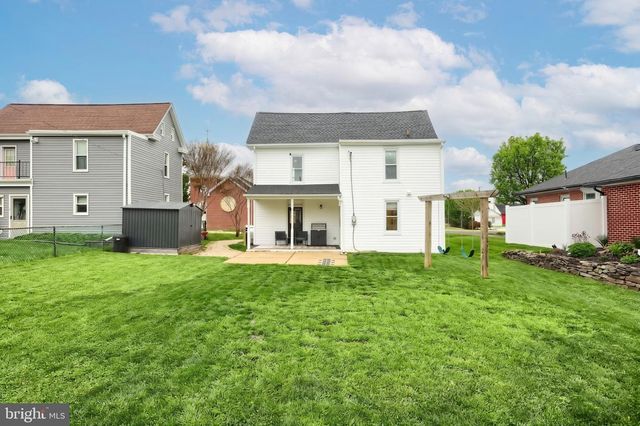 17 N 3RD ST, Mount Wolf, PA 17347