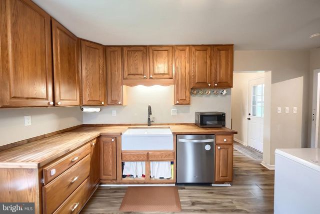 17 N 3RD ST, Mount Wolf, PA 17347