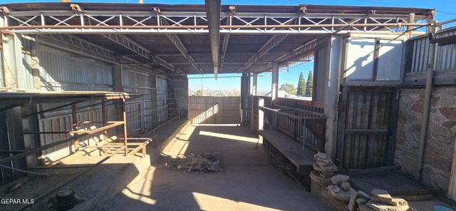 1911 Grandview Avenue, El Paso, TX 79902