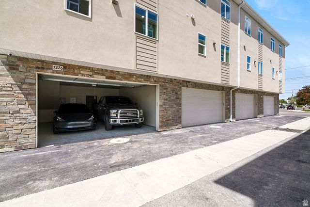 7213 S RAMANEE DR, Midvale, UT 84047