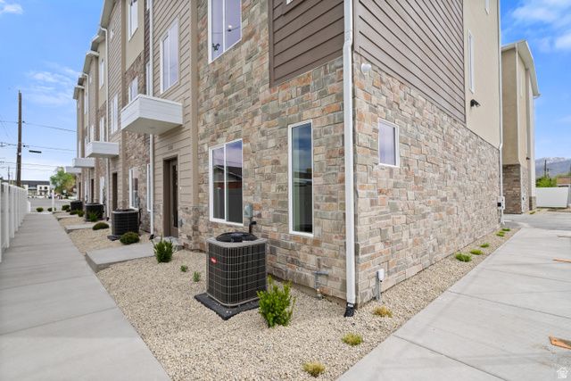 7213 S RAMANEE DR, Midvale, UT 84047