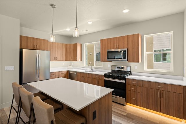 7213 S RAMANEE DR, Midvale, UT 84047