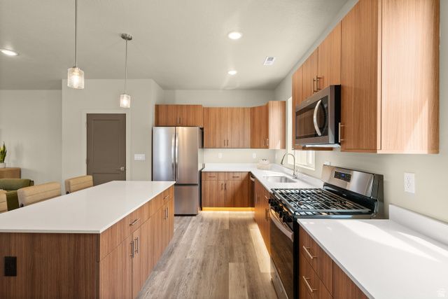 7213 S RAMANEE DR, Midvale, UT 84047