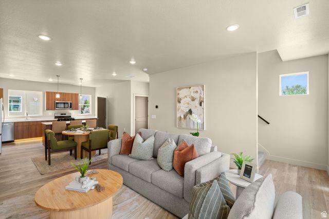 7213 S RAMANEE DR, Midvale, UT 84047