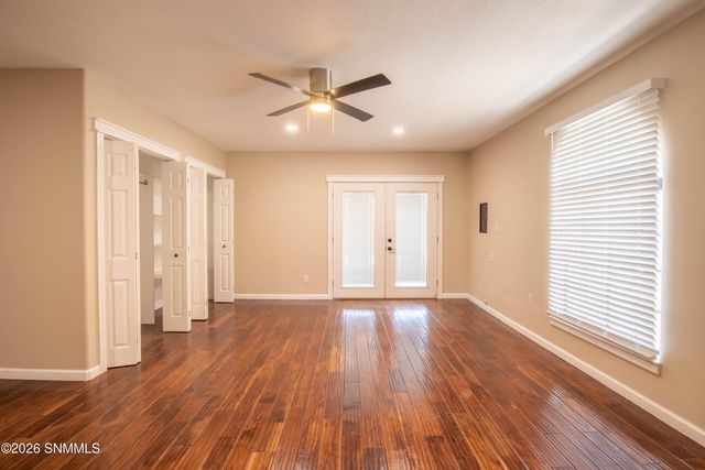 5129 N Valley Drive, Las Cruces, NM 88007